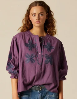 Shop CAMISA MORA BORDADO FLOR Camisas